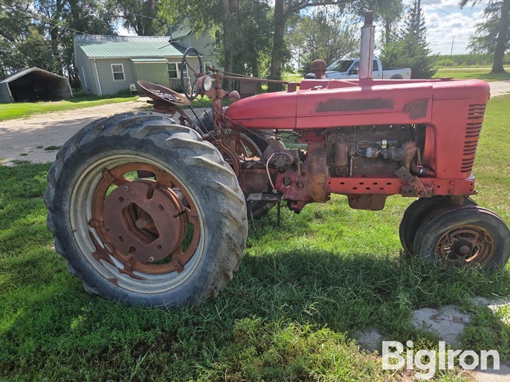 1949-farmall-m-2wd-tractor-image-4
