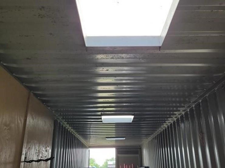 40'-shipping-container-(contents-not-included)-image-3