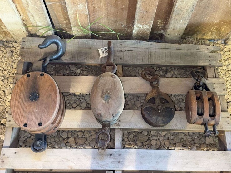 lot-of-blocks-and-pulleys-image-1