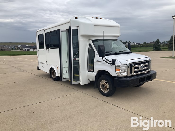 2014-ford-e350-image-3