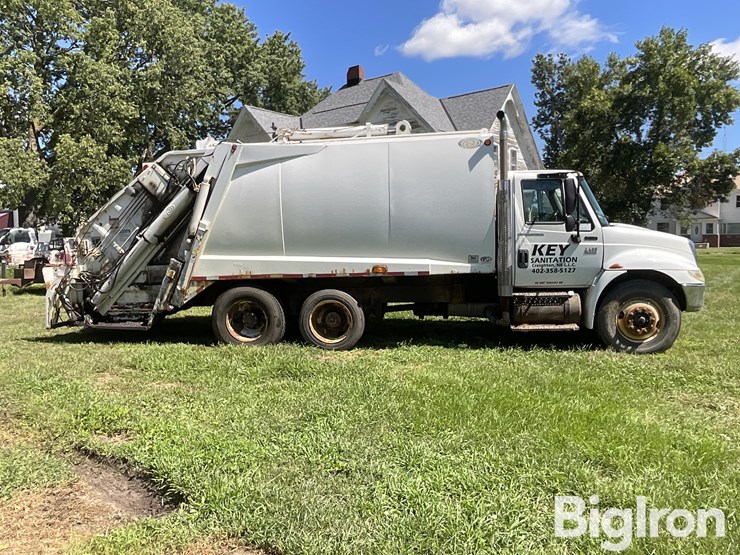 2004-international-durastar-4400-image-4