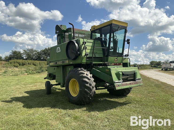 1981-john-deere-4420-image-3