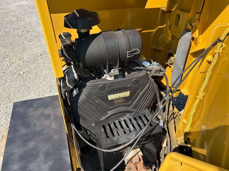 2013-vermeer-bc900xl-towable-brush-chipper-image-7