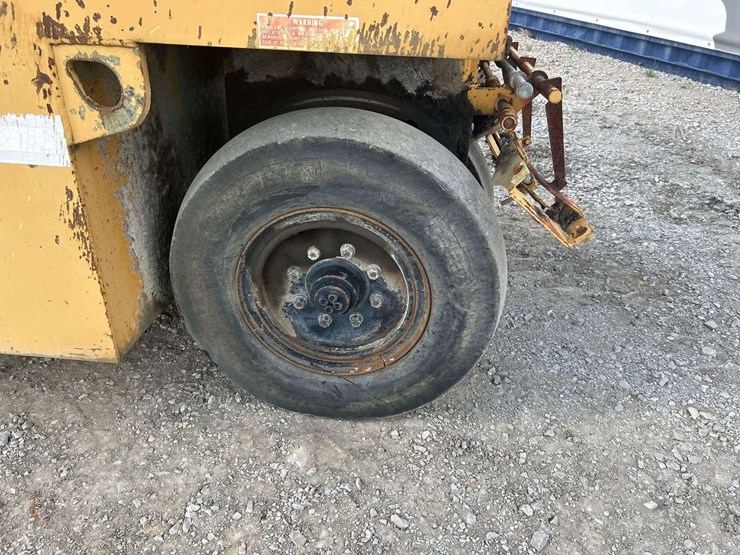 2002-ferguson-sp915re-ride-on-pneumatic-asphalt-compactor-image-14