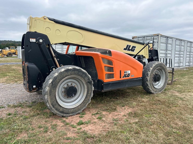 2018-jlg-g9-43a-image-4