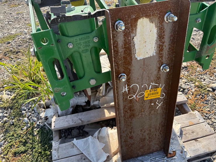 #9790-•-john-deere-twin-row-planter-unit-image-16