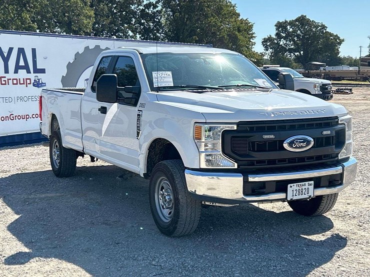2021-ford-f250-xl-image-4