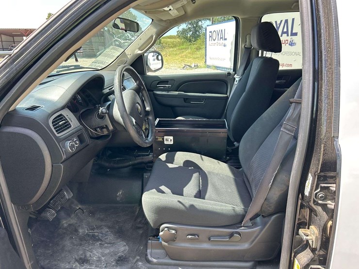 2014-chevrolet-tahoe-image-12
