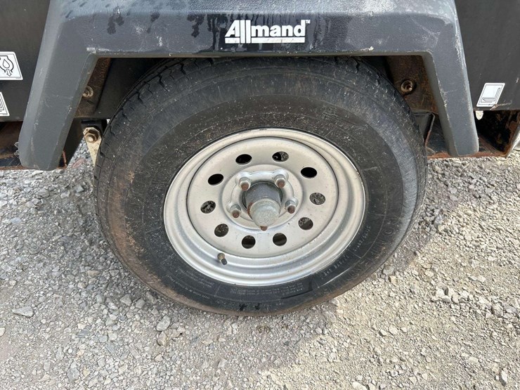 2019-allmand-bros-night-lite-v-series-image-15
