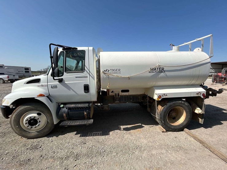 2007-international-durastar-4400-image-23