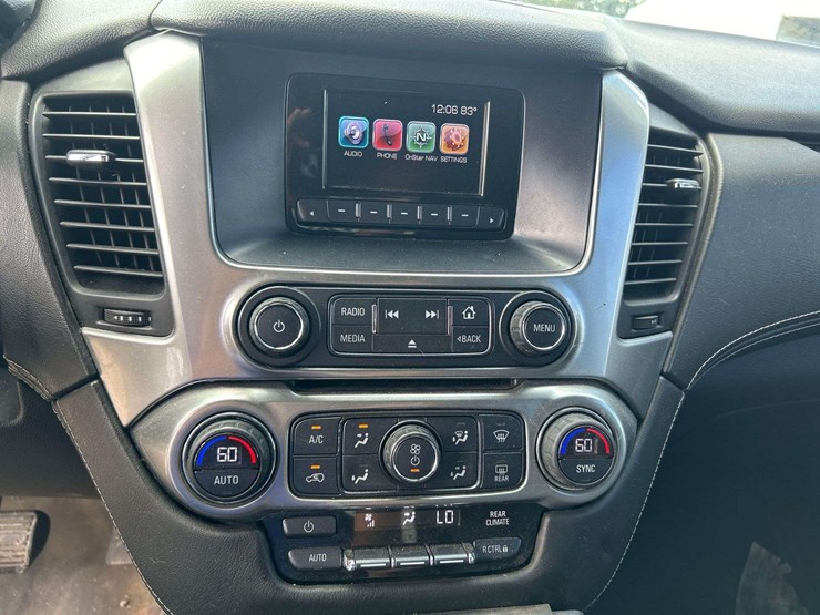 2017-chevrolet-tahoe-image-16