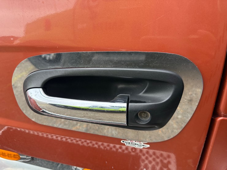 2015-peterbilt-579-image-45