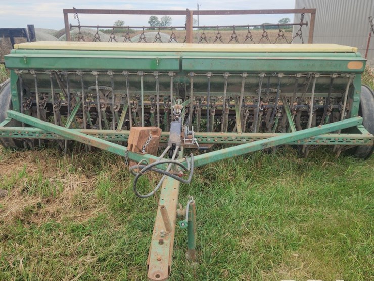 john-deere-8300-image-1