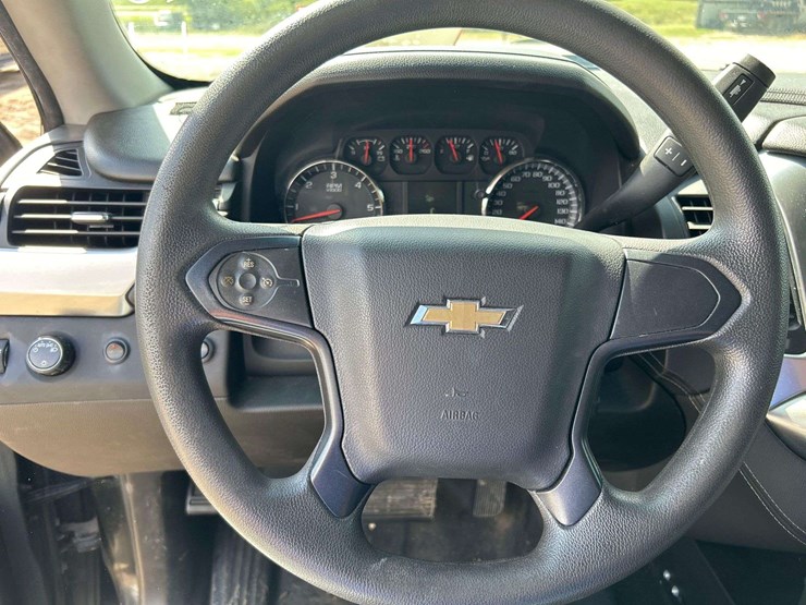 2017-chevrolet-tahoe-image-14
