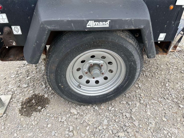 2019-allmand-bros-night-lite-v-series-image-14