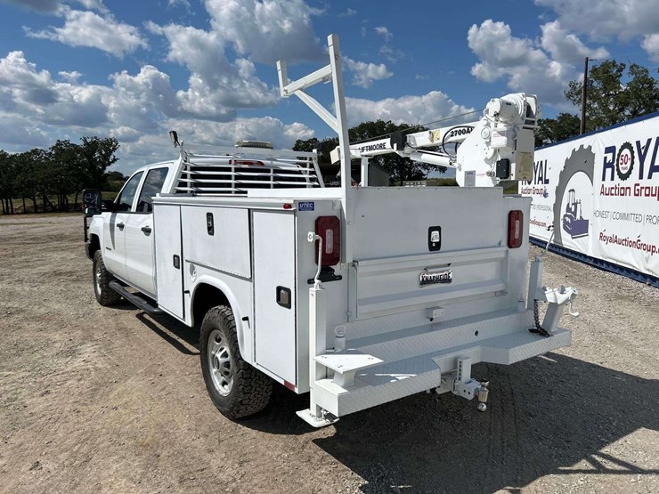 2019-chevrolet-2500-image-2