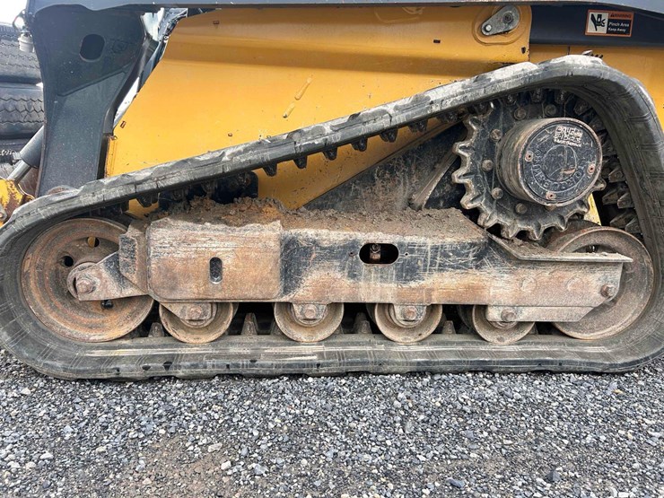 2018-deere-325g-image-10
