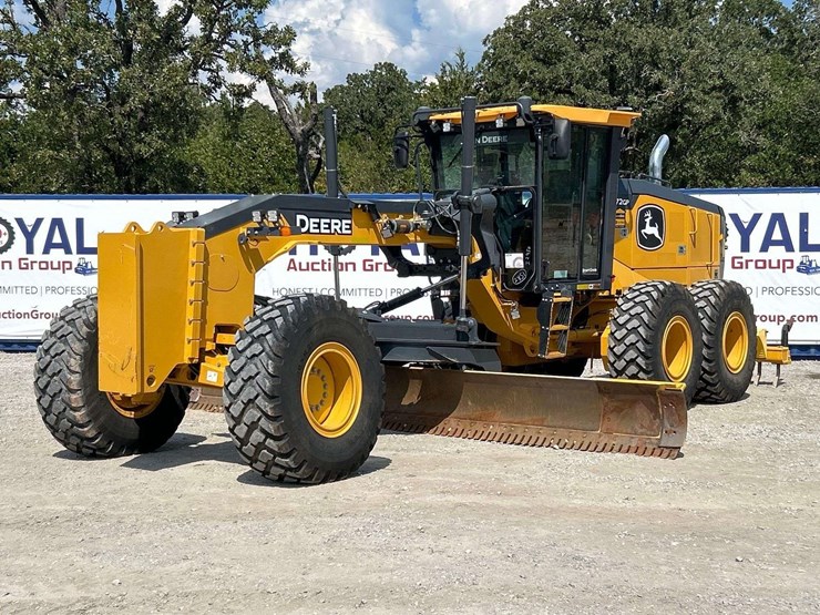 2025-deere-872gp-image-1