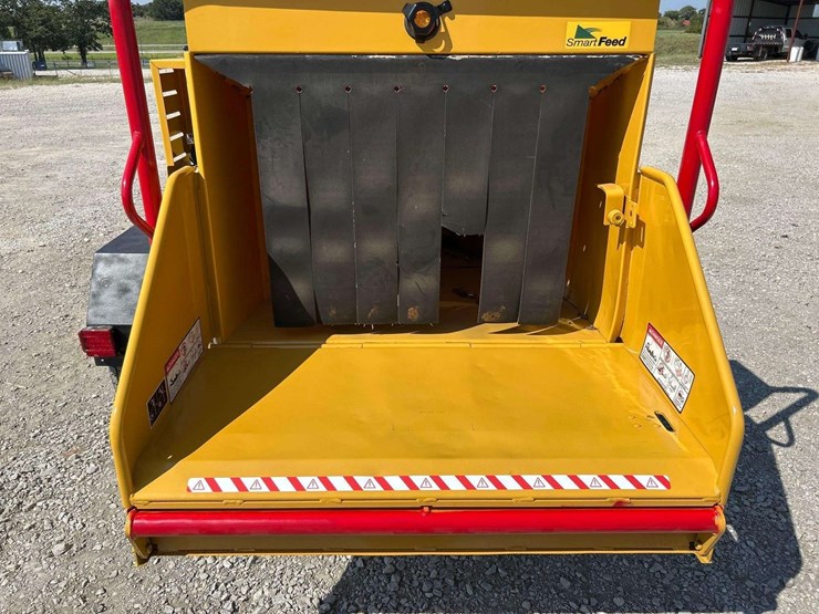 2013-vermeer-bc900xl-towable-brush-chipper-image-12