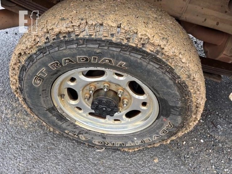 2004-chevrolet-silverado-2500-image-21