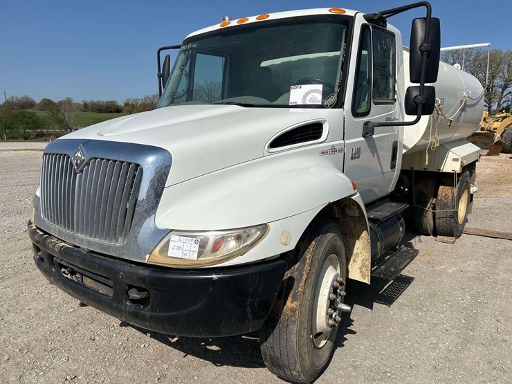 2007-international-durastar-4400-image-1
