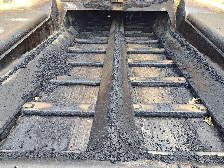 2013-caterpillar-ap-500e-image-27