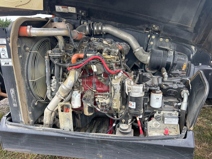 2018-jlg-g9-43a-image-22