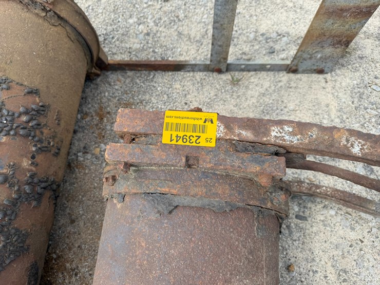 #23941-•-lot-of-(2)-12’-steel-pipe-w/gates-image-14