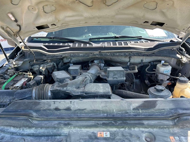 2021-ford-f250-xl-image-8