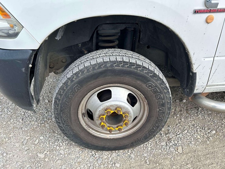 2015-ram-3500-enclosed-service-truck-image-20