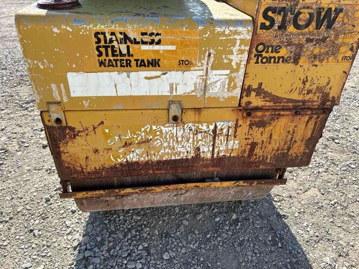 stow-one-tonner-tandem-smooth-drum-roller-image-9