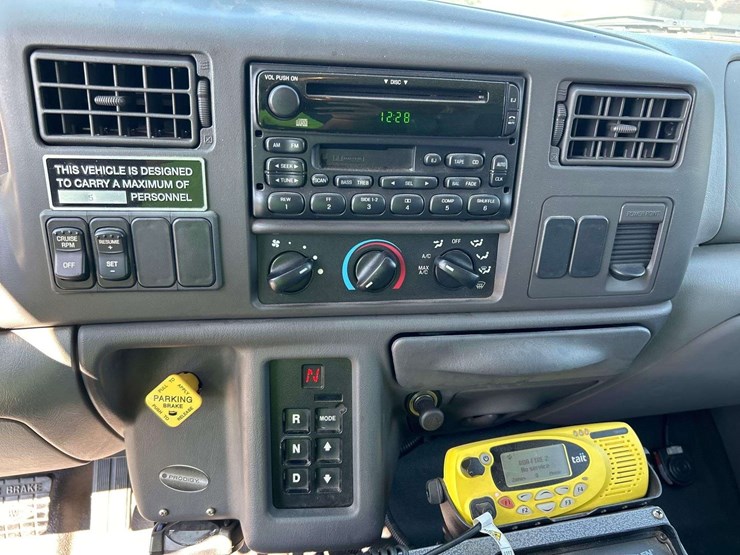 2005-ford-f650-image-15