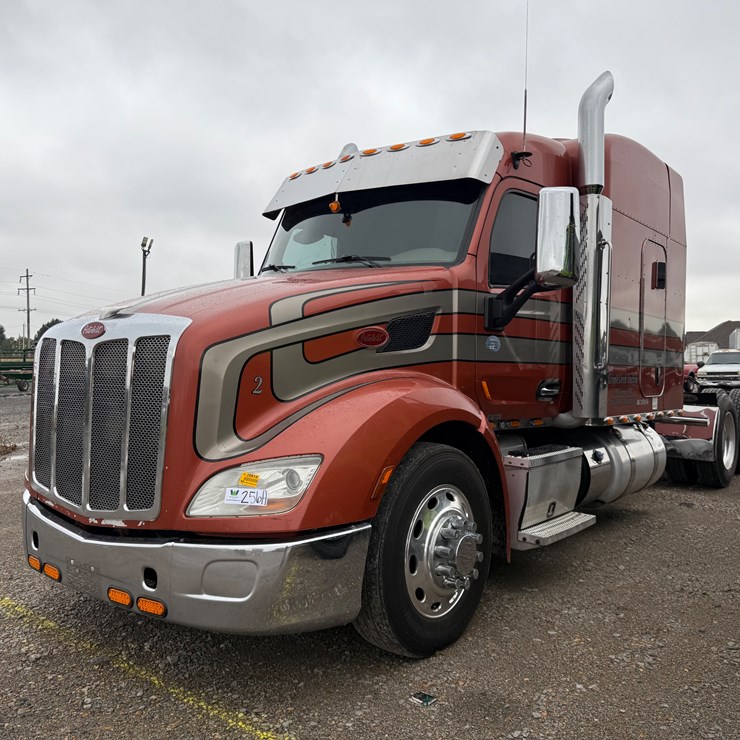 2015 PETERBILT 579