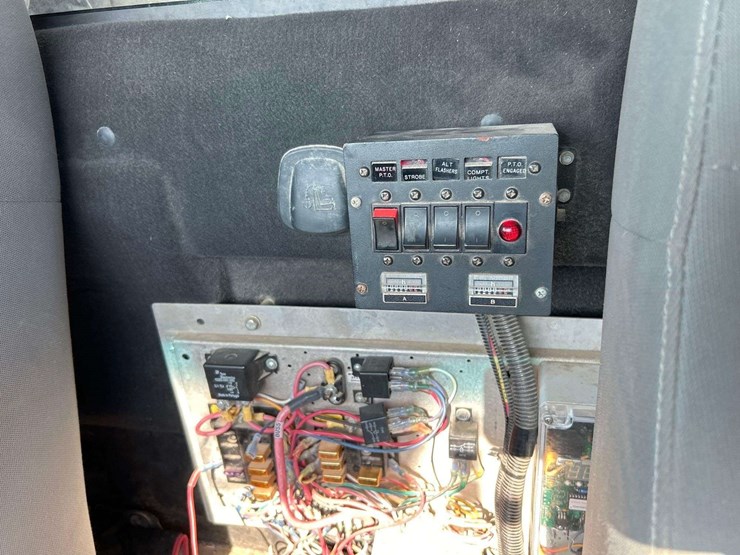2012-ford-f550-image-18
