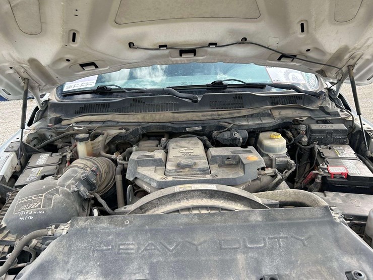 2015-ram-3500-enclosed-service-truck-image-8