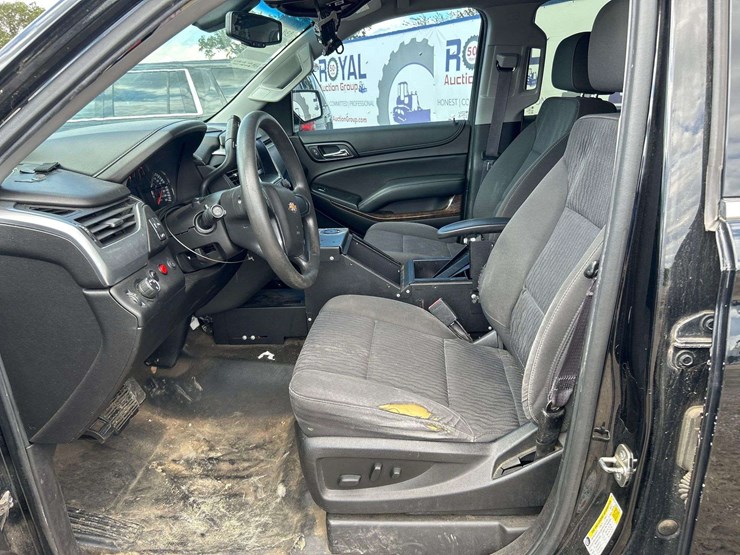 2017-chevrolet-tahoe-image-12