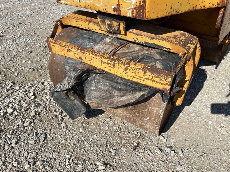 stow-one-tonner-tandem-smooth-drum-roller-image-8