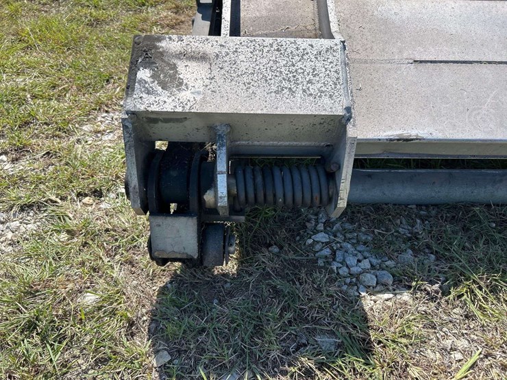 box-truck-hydraulic-tuck-away-lift-gate-image-7