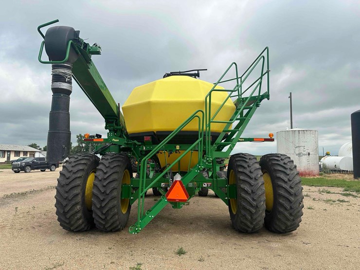 john-deere-1890-image-22