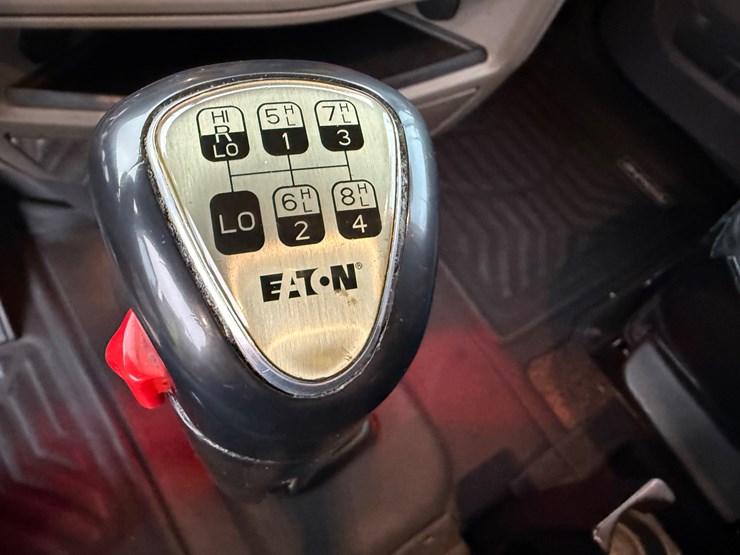 2015-peterbilt-579-image-61