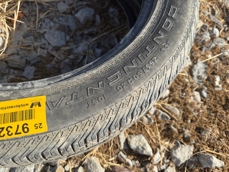#9732-•-255/50r20-tire-image-8