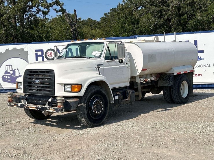 1998-ford-f800-image-1