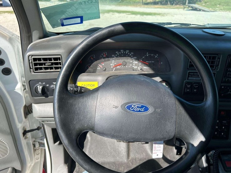 2005-ford-f650-image-13