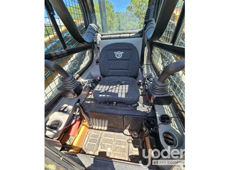 2021-case-tv450b-image-5