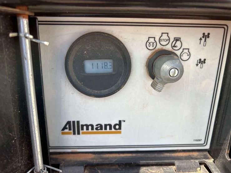 2019-allmand-bros-night-lite-v-series-image-6