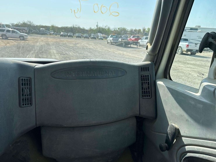 2007-international-durastar-4400-image-19