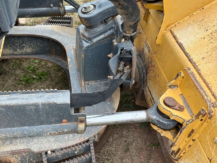 2013-deere-650k-lgp-image-5
