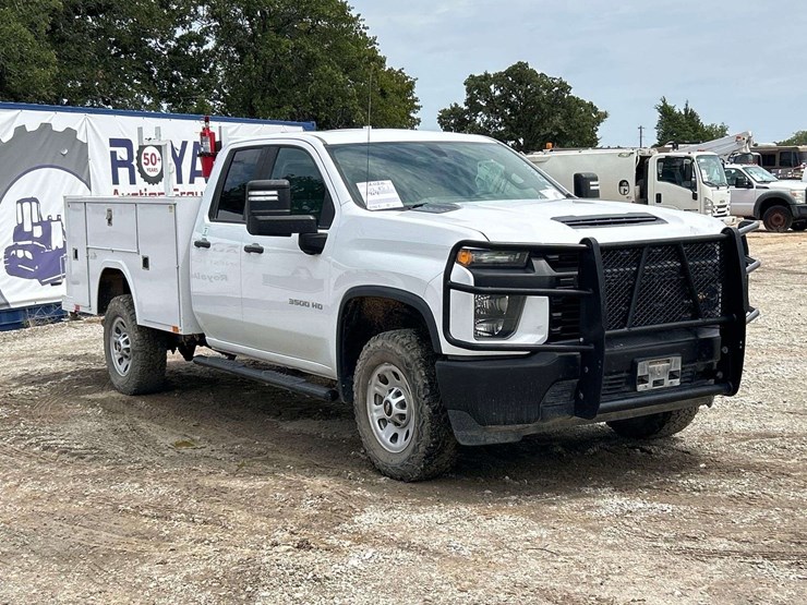 2020-chevrolet-silverado-3500-image-4