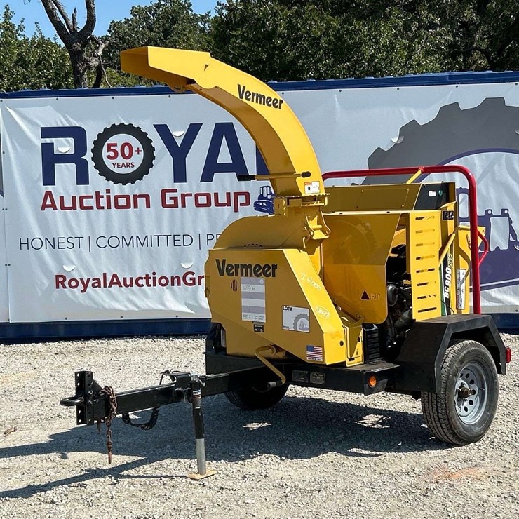 2013 Vermeer BC900XL Towable Brush Chipper