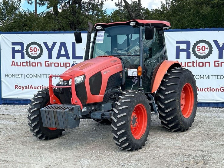 2017-kubota-m5-111d-image-1